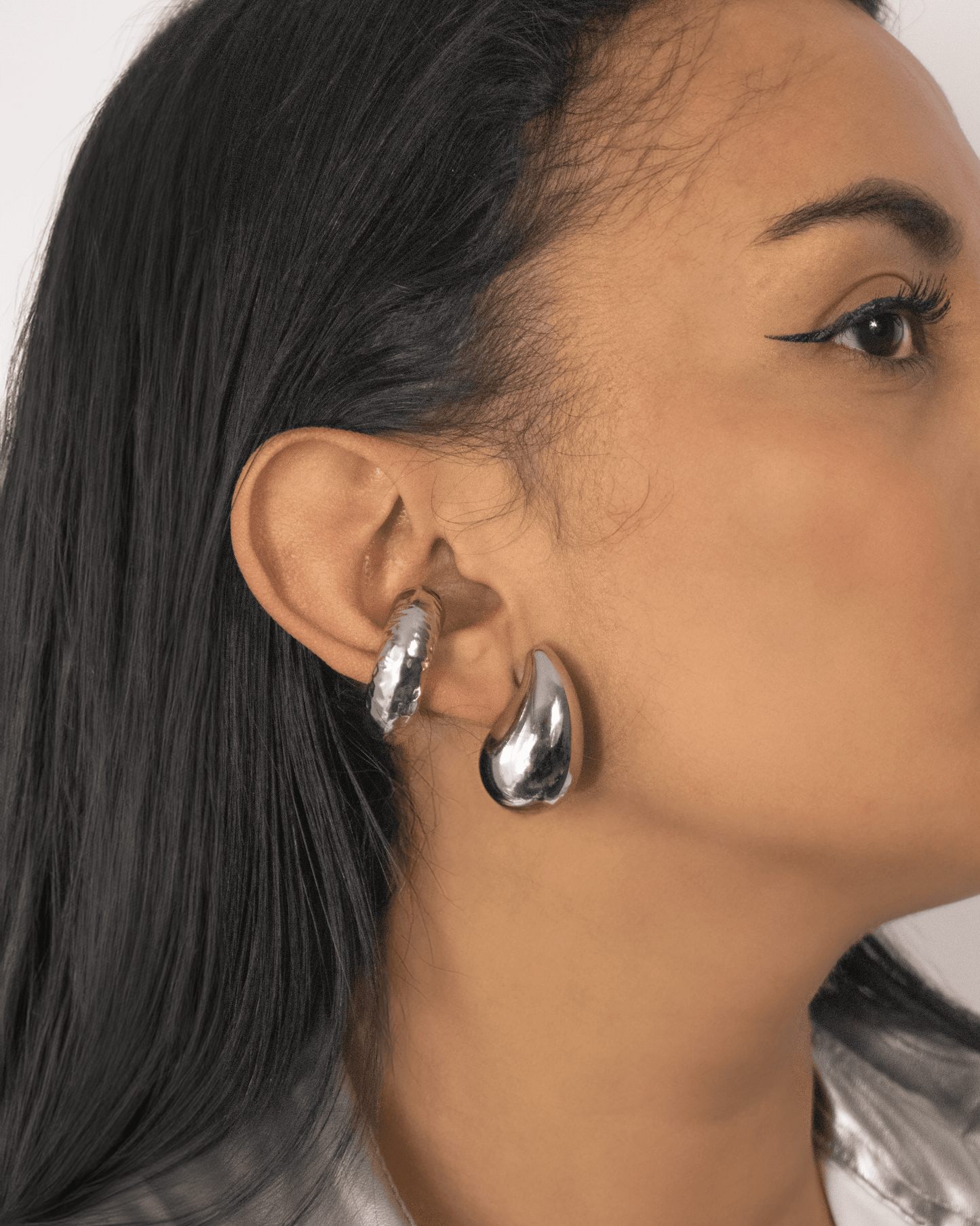 EAR CUFF PLATEADO CON TEXTURA